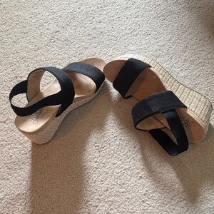 Life Stride Black and Beige Wedge Sandals